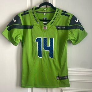 Never worn youth DK Metcalf jersey